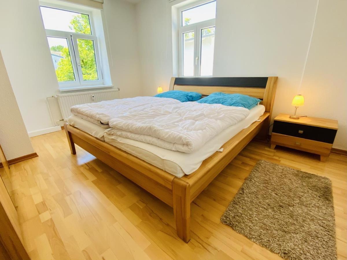 Schiller, Wenige Schritte Zum * Rostock